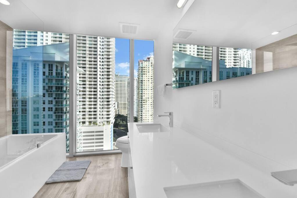 Lovely Upscale Condo Gorgeous View 2Bd 2Bath In Brickell Miami Exterior foto